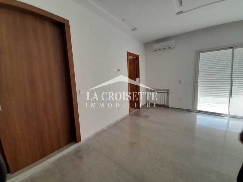 Triplex S+5 avec Jardin à La Soukra